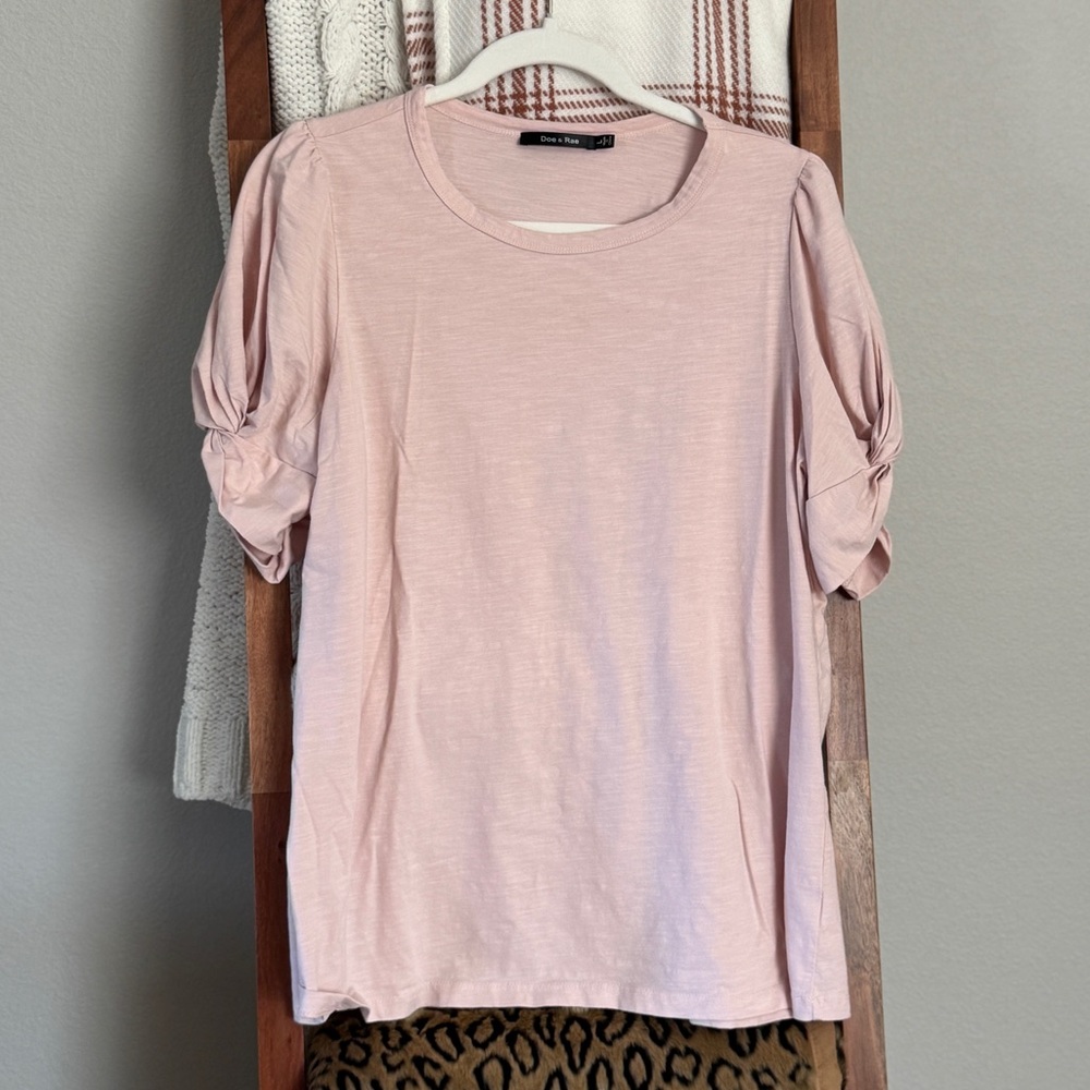💜 5/$30 Sale: Doe and Rae Pink Tee